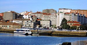 Archivo:Pontevedra Capital Muelle de Corbaceiras