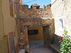 Archivo:Puerta medieval de SISAMON