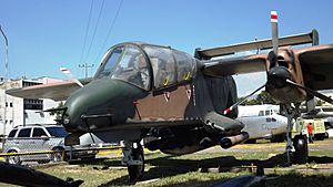 Archivo:Rockwell OV-10E Bronco