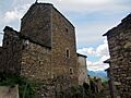 Torre con anexos