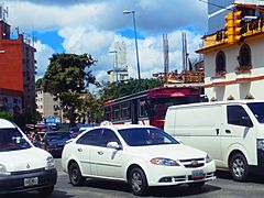 Un taxi caraqueño en el tráfico de Caracas, Venezuela