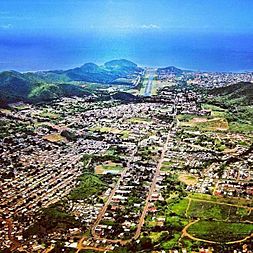 Archivo:Vista de la ciudad de carupano desde el cerro maturincito