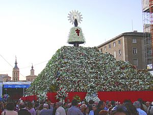 Archivo:Zaragoza - El Pilar - Ofrenda de flores