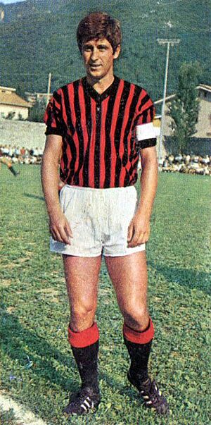 Archivo:1970–71 Milan AC - Gianni Rivera
