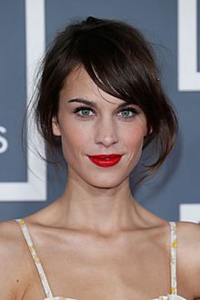 Alexa-chung-hair-first-look-at-her-l-oreal-campaign-35539 w1000.jpg