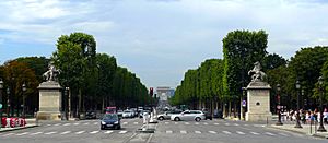 Archivo:Avenue des Champs-Élysées 01