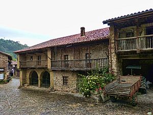 Casas en Bárcena Mayor.