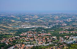 Borgo maggiore - San Marino.jpg