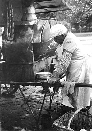 Archivo:Buenos Aires - Carrito de choripán en 1925