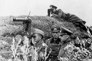 Archivo:Bundesarchiv Bild 183-2007-0316-504, Beobachtungsposten, v. Leeb, Küchler