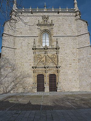 Archivo:Catedral de Nuestra Señora de la Asunción, Coria. Puerta del Perdón