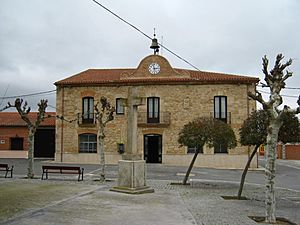 Archivo:Consistorio Villar de Gallimazo