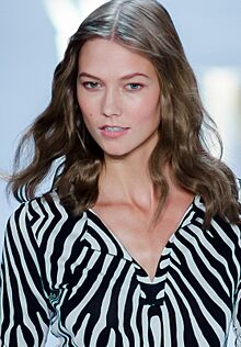 Diane von Fürstenberg Spring-Summer 2014 05 (cropped).jpg