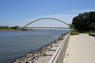Foot of the Humber River Toronto1.jpg