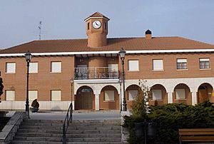 Archivo:Fuensaldaña - Ayuntamiento 2