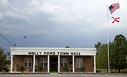 Holly Pond Town Hall, Holly Pond, Alabama LCCN2010640704.jpg
