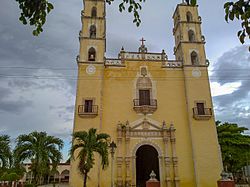 Iglesia de Chemax Yucatán. - panoramio.jpg