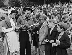 Archivo:Llangollen International Musical Eisteddfod (7500016408)