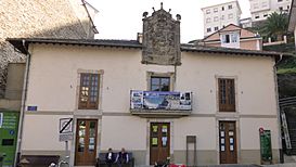Luarca - Casa de los Marqueses de Gamoneda (Hoy Oficina de Turismo).jpg
