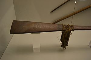 Archivo:Macana del Amazonas. Museo de América 02