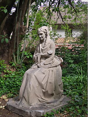 Archivo:María Luisa Fernanda de Borbón y Borbón-Dos Sicilias. Escultura