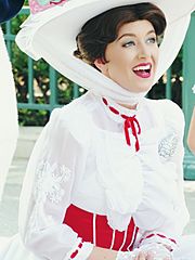 Archivo:Mary Poppins heureuse de rencontrer ses fans