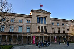 Archivo:Neues Museum, Berlin (3) (39513534344)
