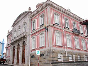 Archivo:Palacete Silveira e Paulo, vista parcial da fachada, Angra do Heroísmo, ilha Terceira, Açores, Portugal