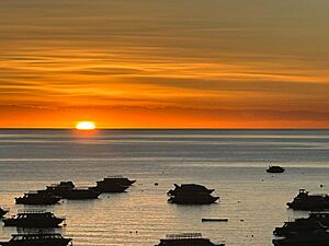 Archivo:Puesta de Sol en el Lago Titicaca
