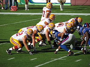 Archivo:Redskins vs Giants line of scrimmage throwbacks