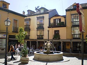 Archivo:San Lorenzo de El Escorial plaza