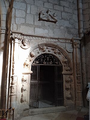 Archivo:Sankta Johano. Platereska pordo