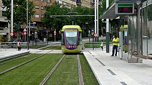 Archivo:Tranvía de Jaén en pruebas en mayo de 2011