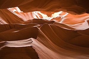 Archivo:USA 10150 Antelope Canyon Luca Galuzzi 2007