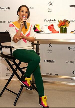 Archivo:AliciaKeys ReebokClassic