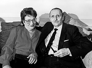 Archivo:Angelina Gatell con Buero Vallejo