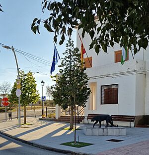 Archivo:Ayuntamiento de Ventas de Huelma (Granada, España)