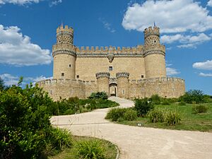 Archivo:Building-chateau-palace-monument-tower-castle-672280
