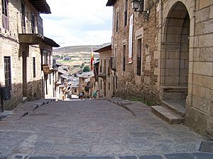 Archivo:Calle de Puebla de Sanabria
