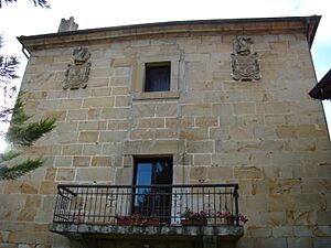 Archivo:Cantabria BarcenadeCicero casona noble lou