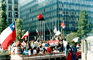 Archivo:Celebración tras victoria del No en plebiscito de 1988 2