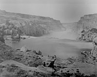 Archivo:Clarence King Shoshone Canyon and Falls