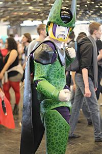 Cosplay de Cell de Dragon Ball (Glénat) à Japan Expo 2014 (14712825853).jpg