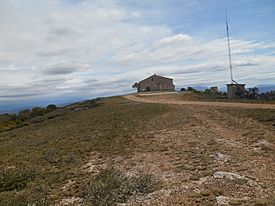 Ermita de San Quílez, situada a unos 1.084 metros de altura, es un gran punto panorámico.JPG