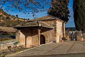 Archivo:Ermita de San Roque, Henche, Guadalajara, España, 2017-01-03, DD 17