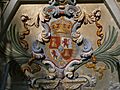 Escudo de Isabel II de España, en 1863, en el palacete del fotógrafo J. Laurent en Alcalá de Henares, España