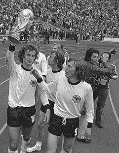 Archivo:Finale wereldkampioenschap voetbal 1974 in Munchen, West Duitsland tegen Nederla, Bestanddeelnr 927-3099 (cropped)