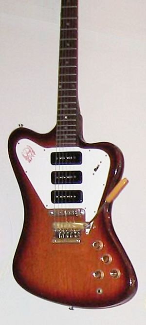 Archivo:Gibson Firebird III Non-reverse