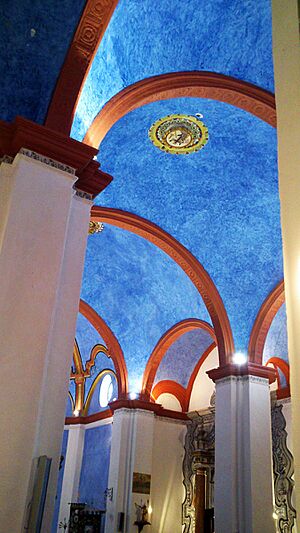 Archivo:Iglesia de la Soledad (interior)