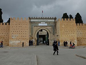 Archivo:Kasbah Cherarda gate